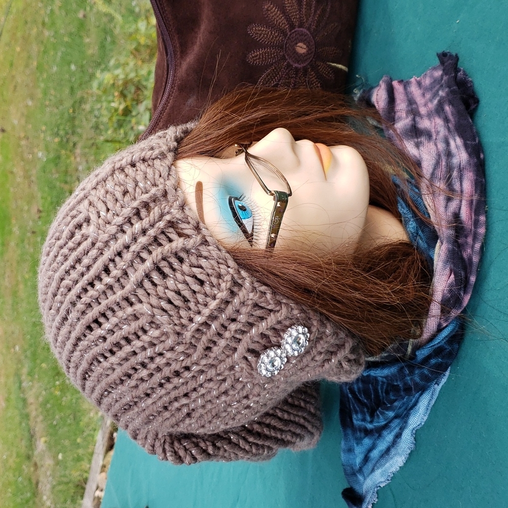 Hand Knit Beanie Hat - image 1